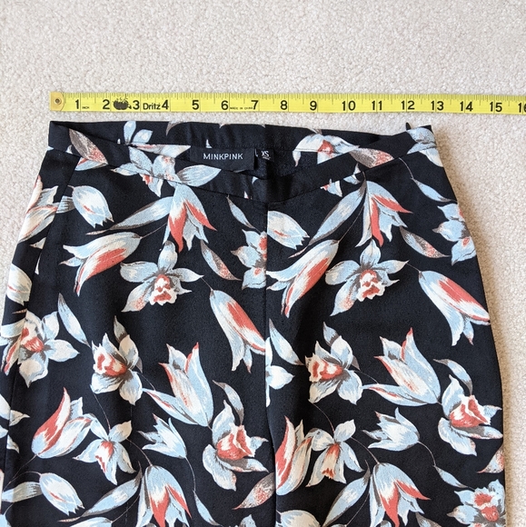 MINKPINK floral flare leg pants size xs - Picture 3 of 6